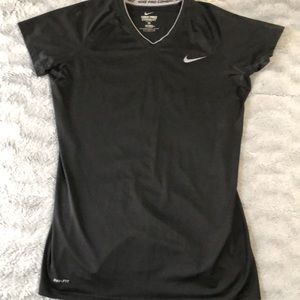 Women’s Nike Pro Combat Dri-Fit Large Fitted Tee